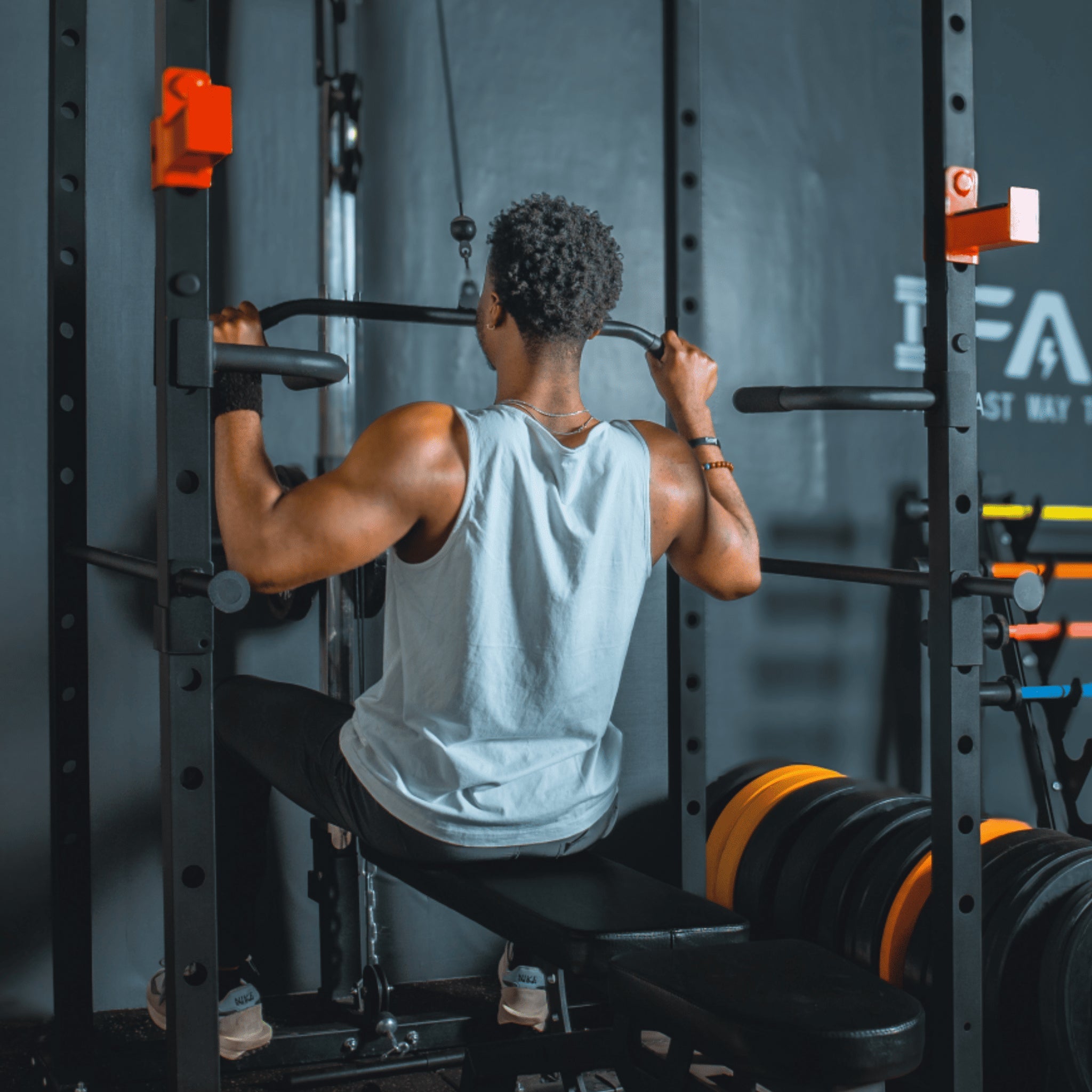 Rovix Multi-Functional Power Cage with Weight Bench — 1,000 LB Capacity