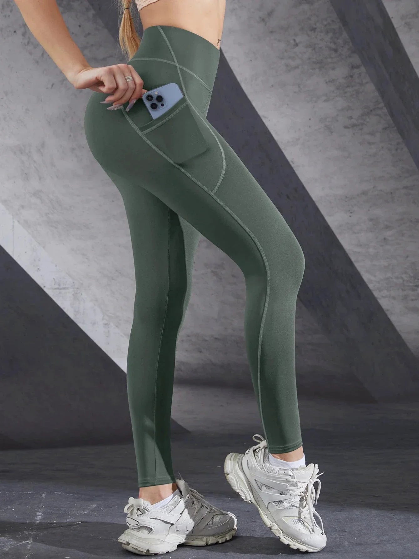 High-Waist Performance Leggings with Pockets